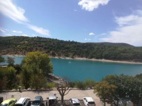 Appartement face au lac